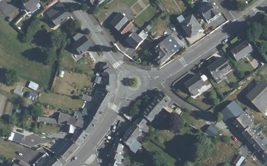 Vue aérienne du Rond-point anonyme n°32605481