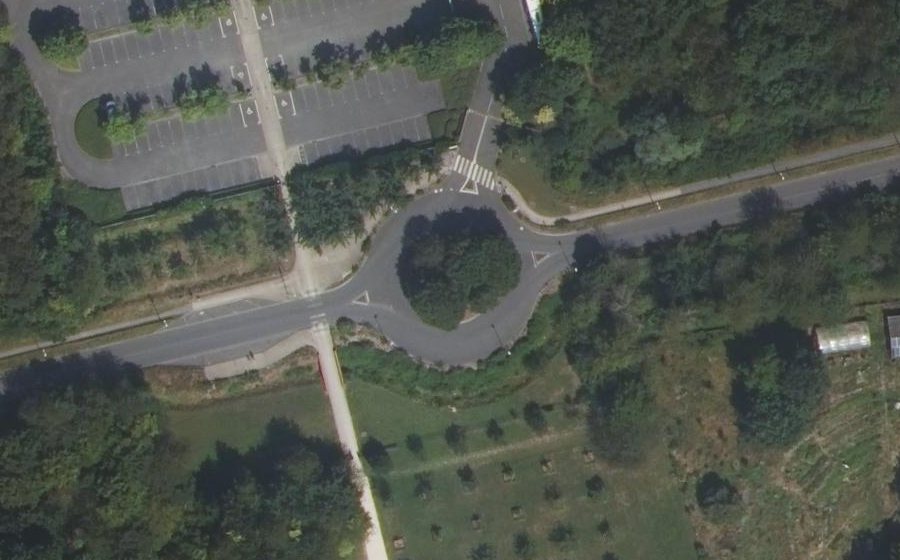 Vue aérienne du Rond-point anonyme n°32665289
