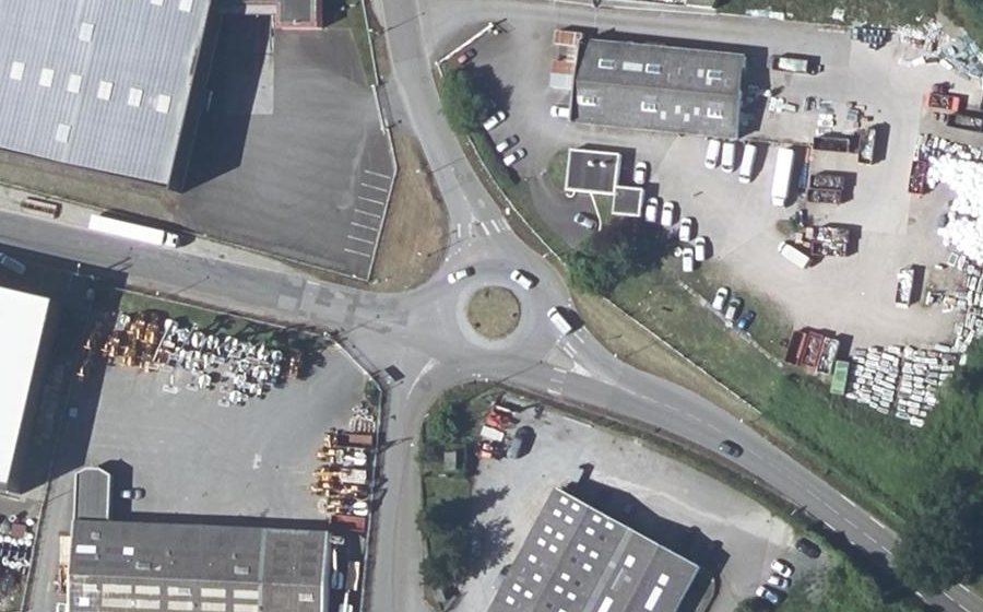 Vue aérienne du Rond-point anonyme n°32706065