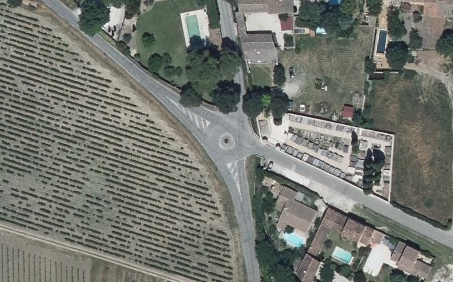 Vue aérienne du Rond-point anonyme n°32740564