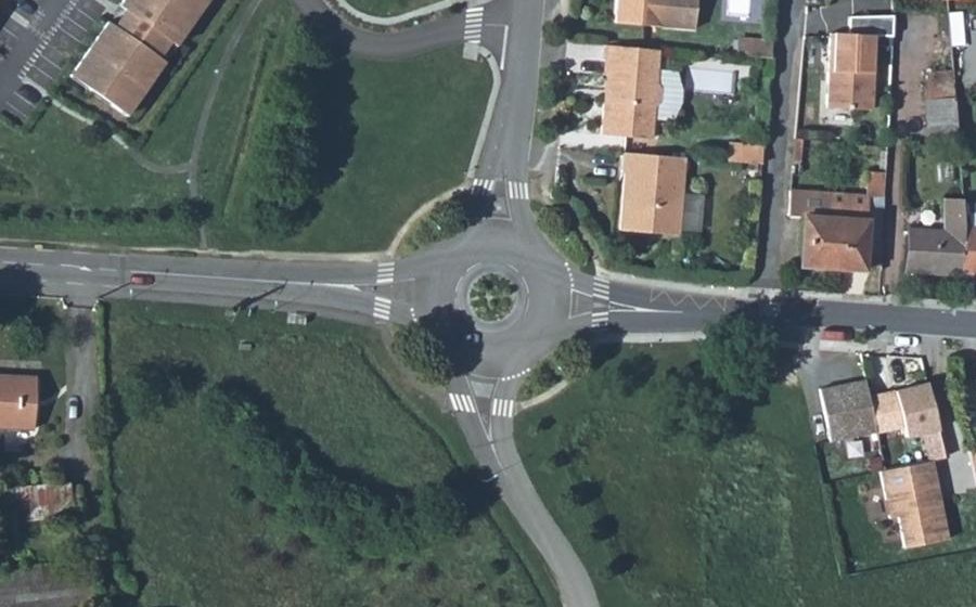 Vue aérienne du Rond-point anonyme n°32789108