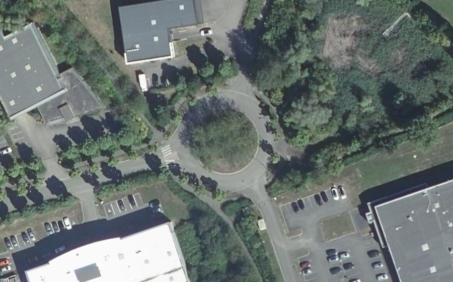 Vue aérienne du Rond-point anonyme n°32815225