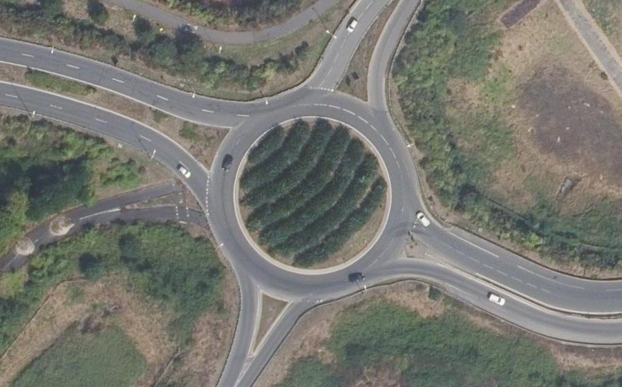 Vue aérienne du Rond-point anonyme n°32863753