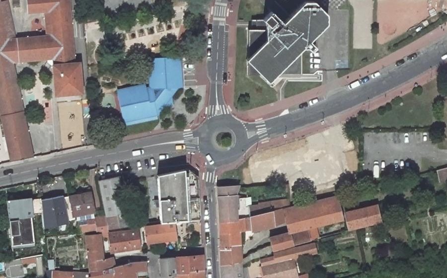 Vue aérienne du Rond-point anonyme n°32963862