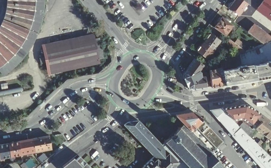 Vue aérienne du Rond-point anonyme n°32965652