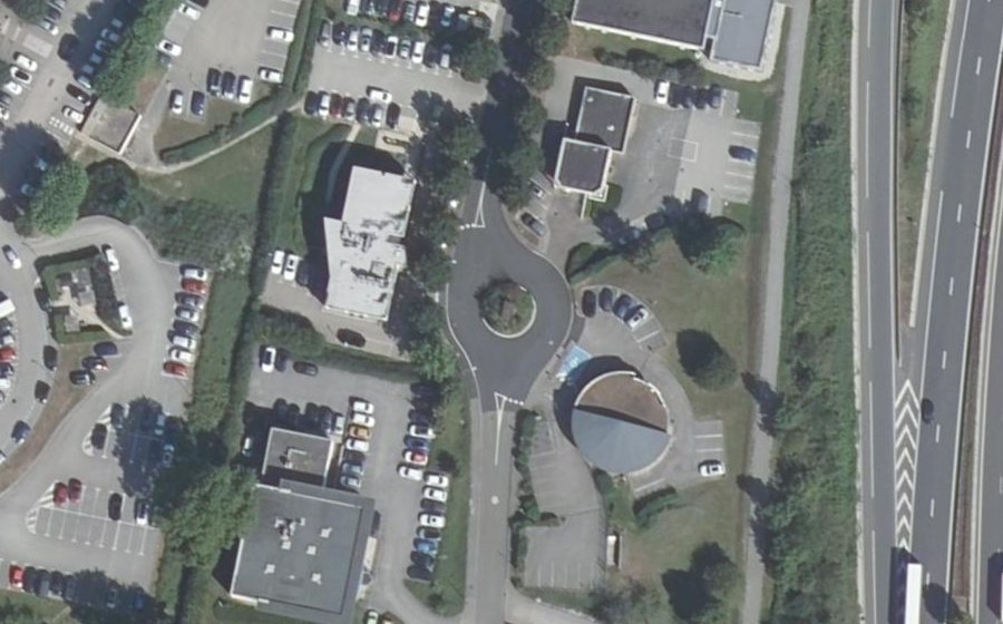 Vue aérienne du Rond-point anonyme n°32966672
