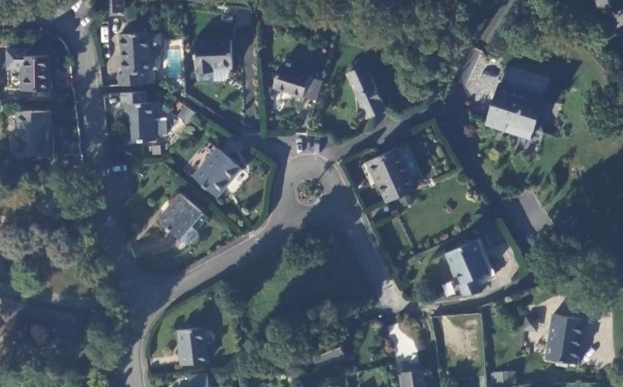 Vue aérienne du Rond-point anonyme n°329697707