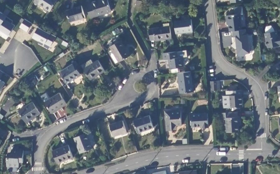 Vue aérienne du Rond-point anonyme n°329697709