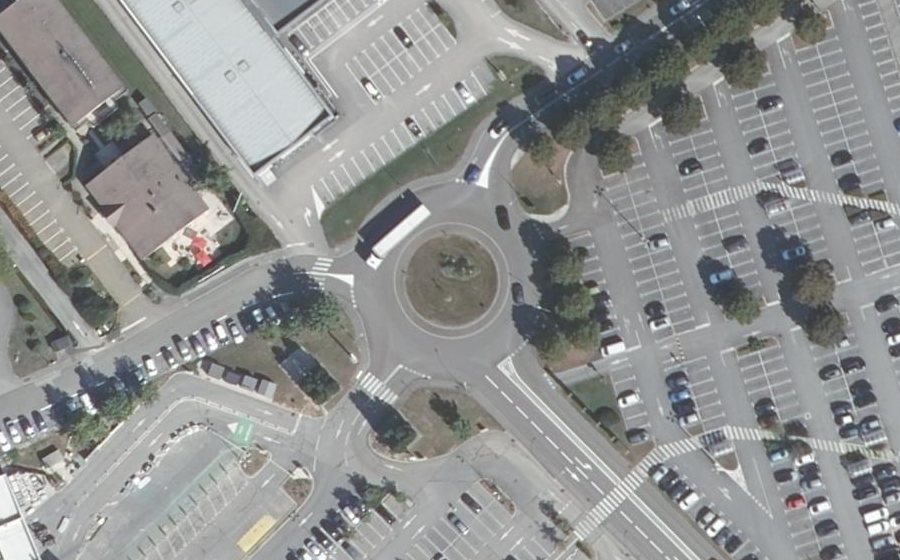 Vue aérienne du Rond-point anonyme n°33002171