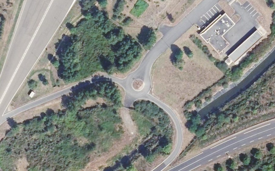 Vue aérienne du Rond-point anonyme n°330230506