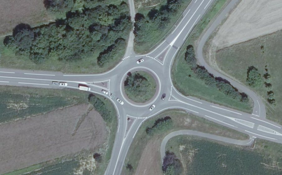 Vue aérienne du Rond-point anonyme n°33060803