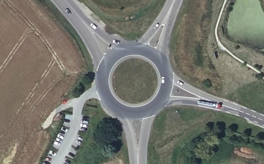 Vue aérienne du Rond-point anonyme n°33186122