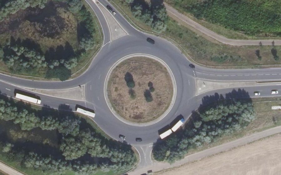 Vue aérienne du Rond-point anonyme n°33213991