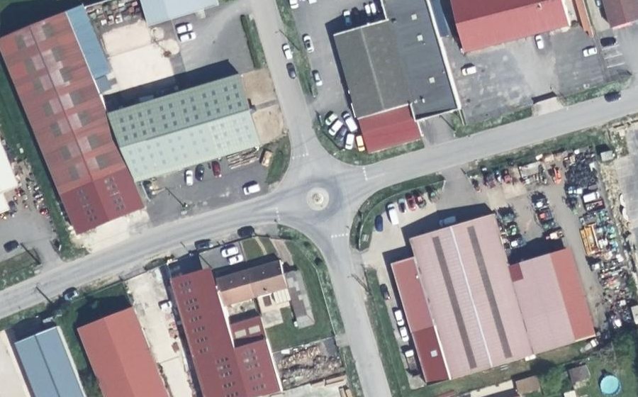 Vue aérienne du Rond-point anonyme n°332263431