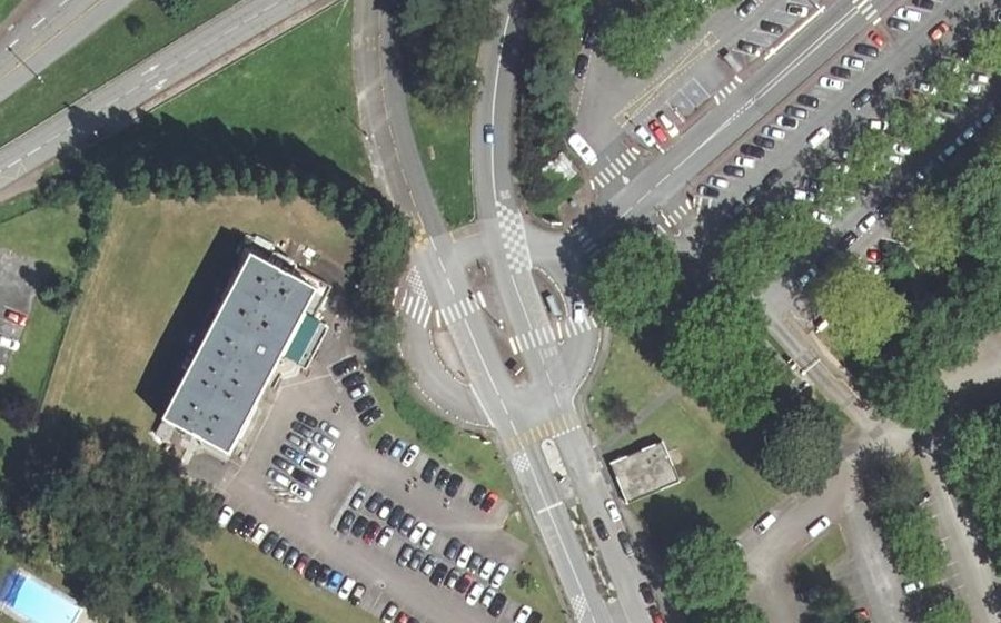 Vue aérienne du Rond-point anonyme n°333784661