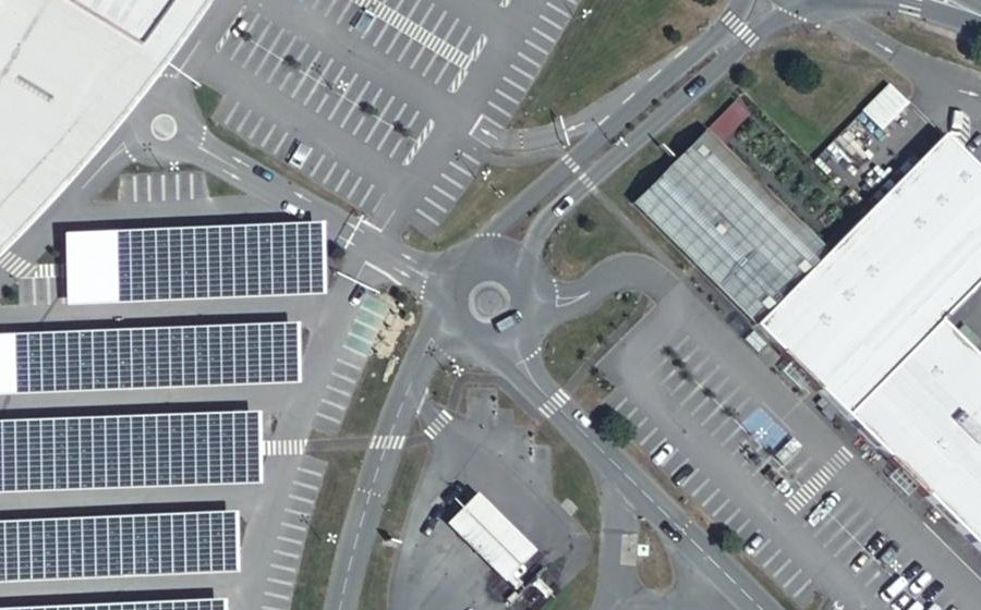Vue aérienne du Rond-point anonyme n°33466695