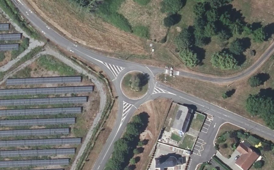 Vue aérienne du Rond-point anonyme n°33488989