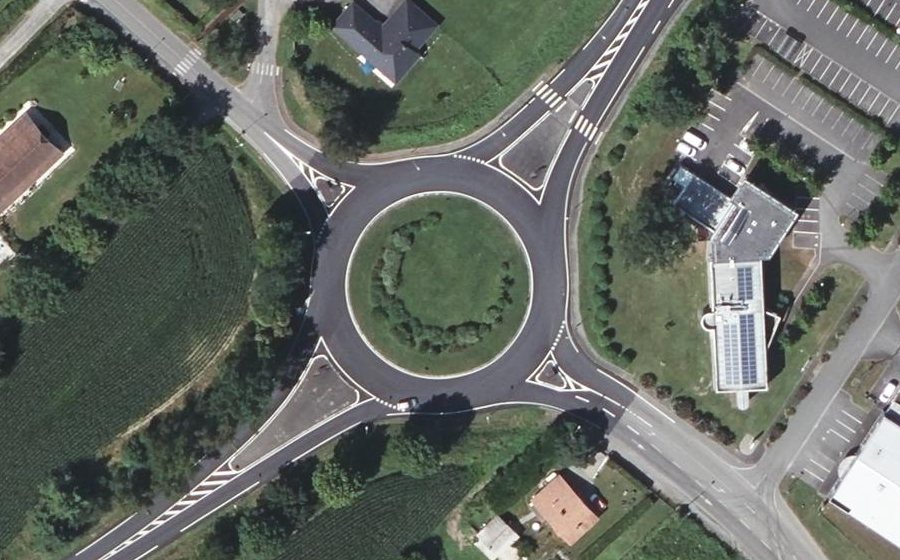 Vue aérienne du Rond-Point du 8 Mai 1945