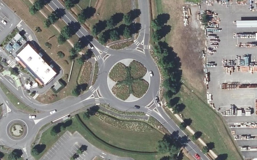 Vue aérienne du Rond-point anonyme n°33536060