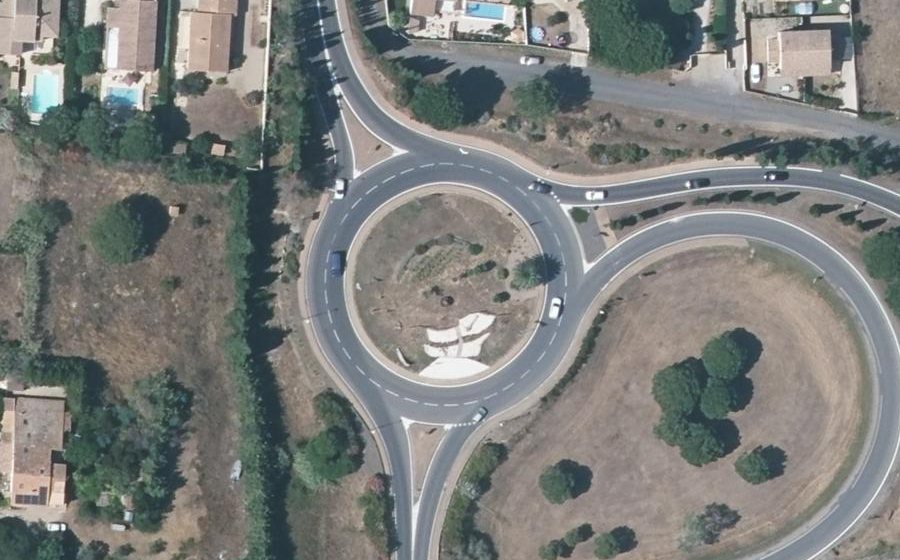 Vue aérienne du Rond-point anonyme n°33556311