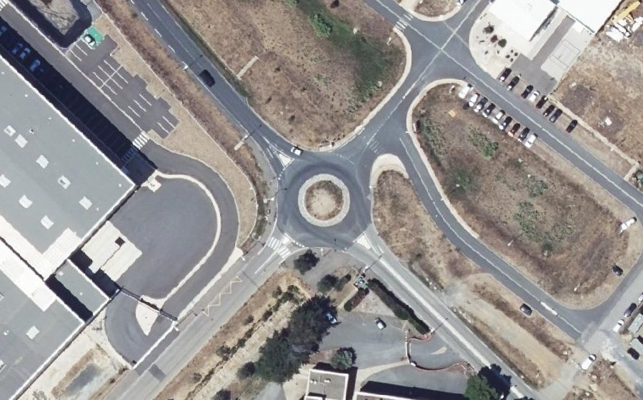 Vue aérienne du Rond-point anonyme n°33600157
