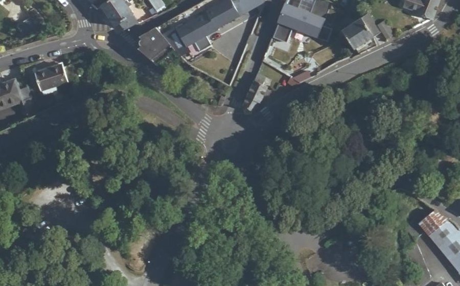 Vue aérienne du Rond-point anonyme n°33631729
