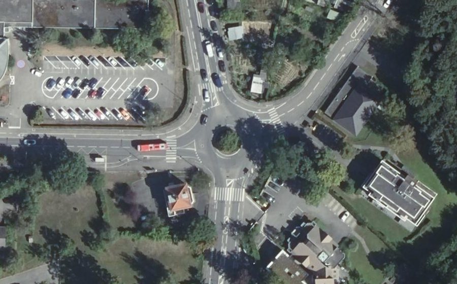 Vue aérienne du Rond-point anonyme n°33634763