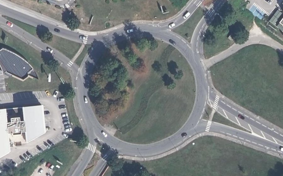Vue aérienne du Rond-Point de l’Appel du 18 Juin 1940