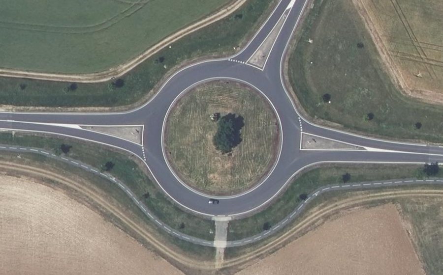 Vue aérienne du Rond-point anonyme n°33753459
