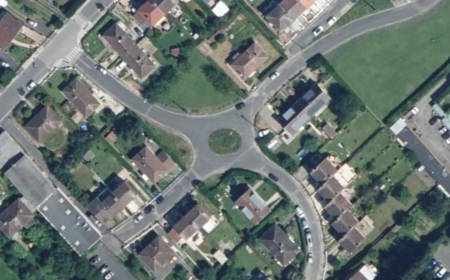 Vue aérienne du Rond-point anonyme n°33757292