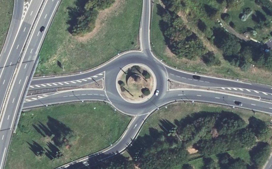 Vue aérienne du Rond-point anonyme n°33815460