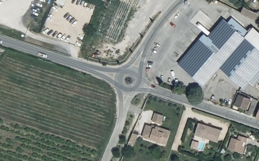 Vue aérienne du Rond-point anonyme n°33835463