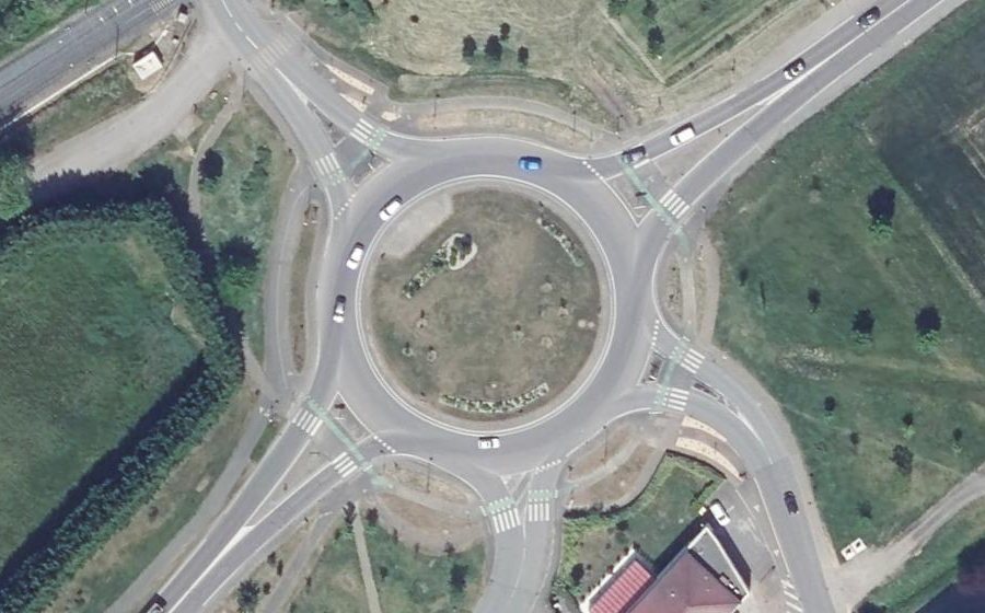 Vue aérienne du Rond-point anonyme n°33857603