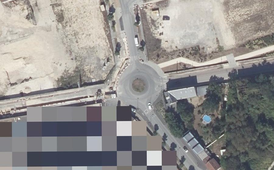 Vue aérienne du Rond-point anonyme n°338934319