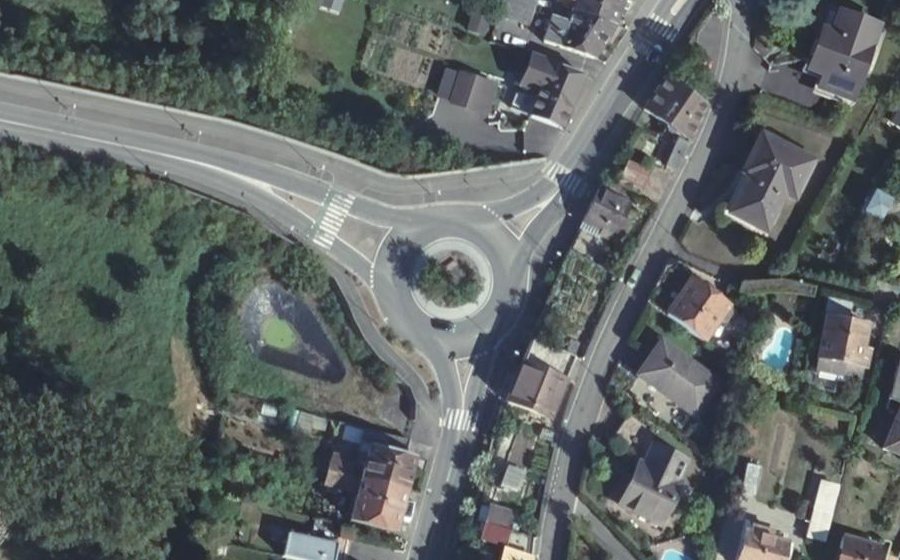 Vue aérienne du Rond-point anonyme n°33917111