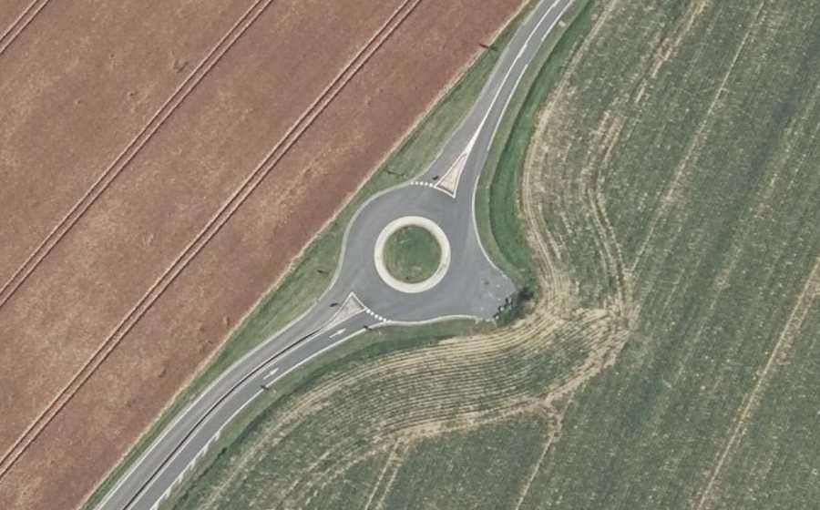 Vue aérienne du Rond-point anonyme n°339556871