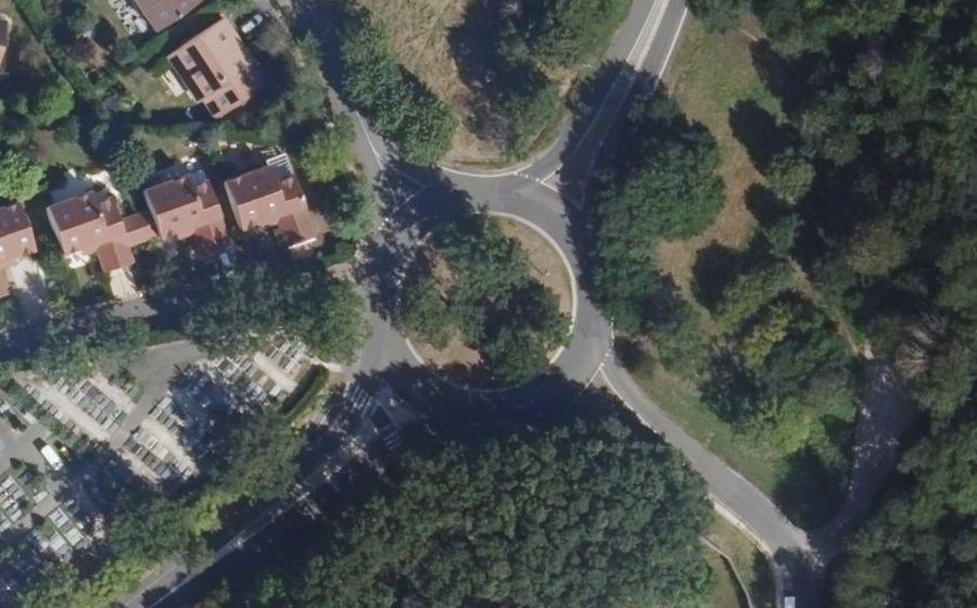 Vue aérienne du Rond-point anonyme n°33968250