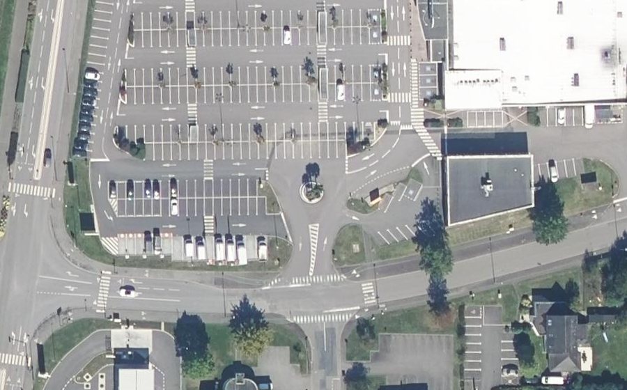 Vue aérienne du Rond-point anonyme n°339742010