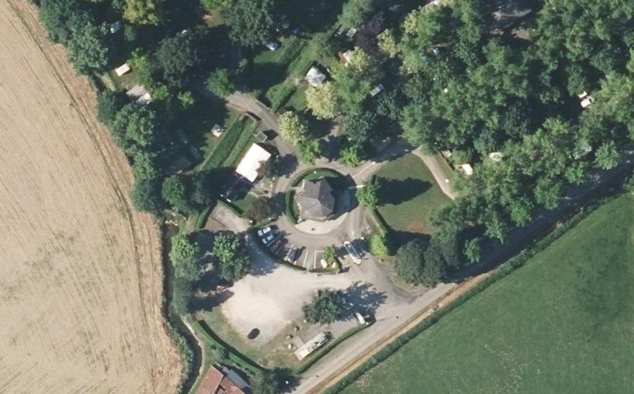 Vue aérienne du Rond-point anonyme n°340236800