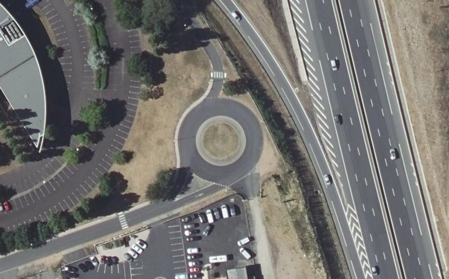 Vue aérienne du Rond-point anonyme n°34036871