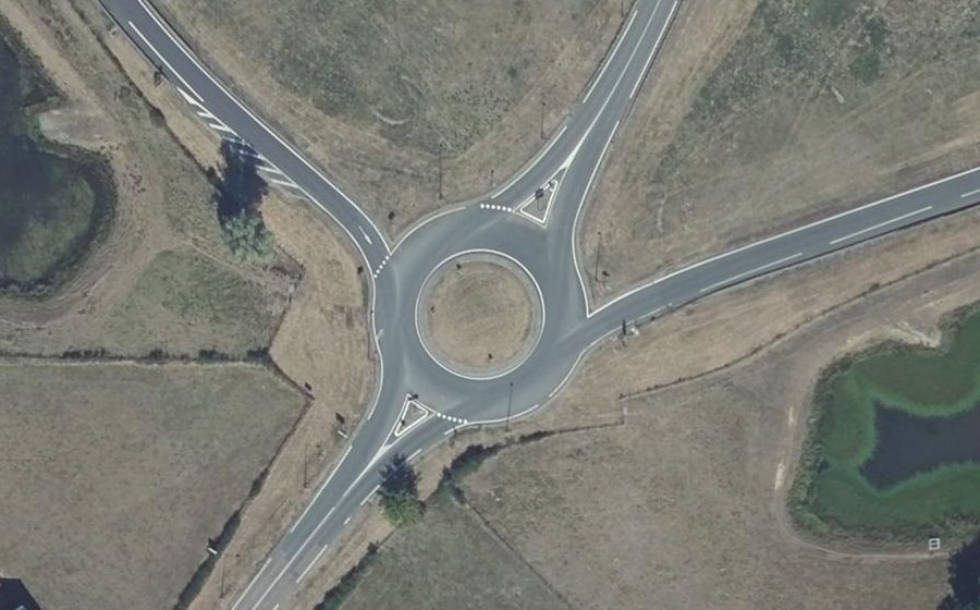 Vue aérienne du Rond-point anonyme n°34047802
