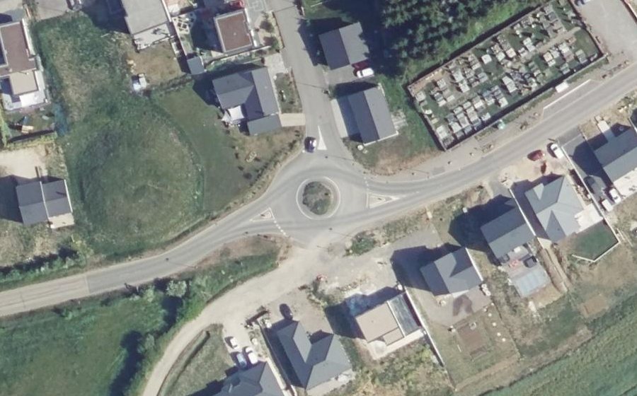 Vue aérienne du Rond-point anonyme n°340494891