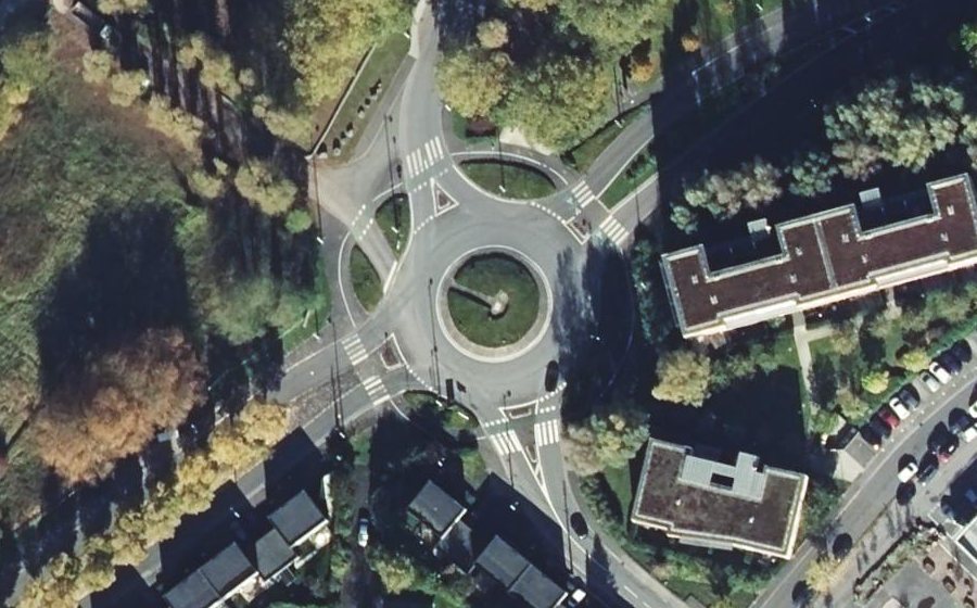 Vue aérienne du Rond-Point du 27 Avril 1944