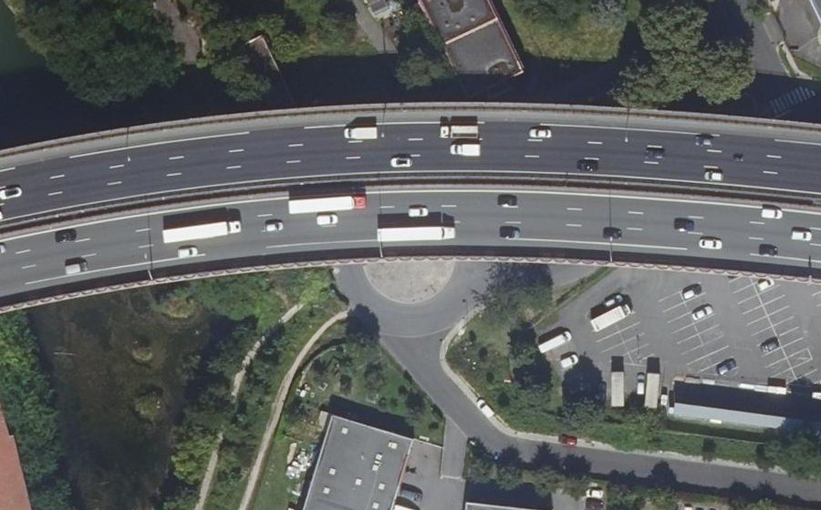 Vue aérienne du Rond-point anonyme n°34096408
