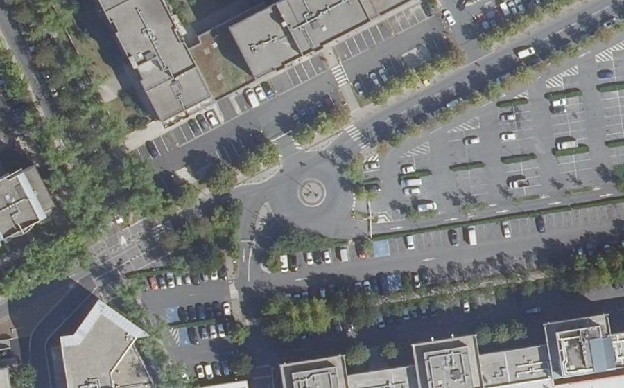 Vue aérienne du Rond-point anonyme n°341037087