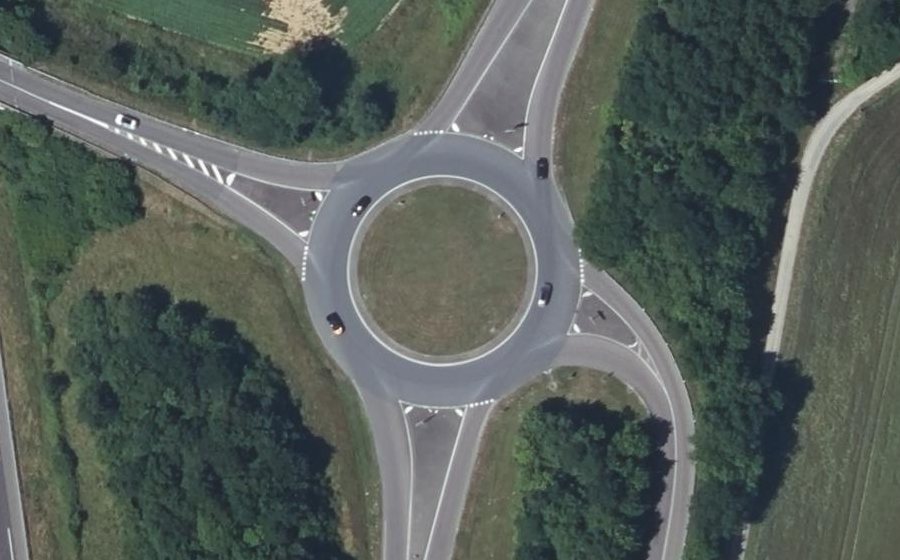 Vue aérienne du Rond-point anonyme n°34110258