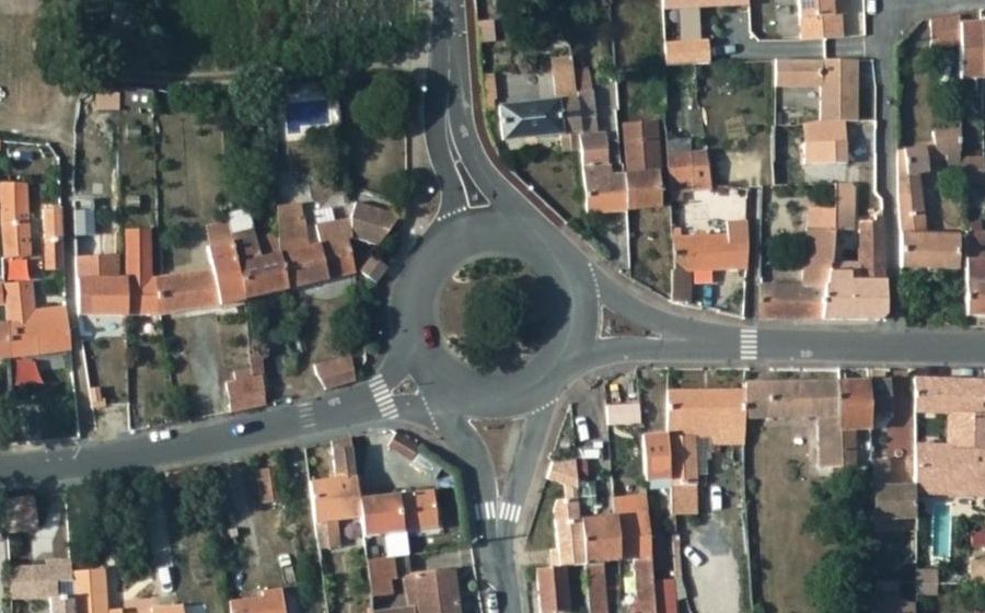 Vue aérienne du Rond-point anonyme n°34175008