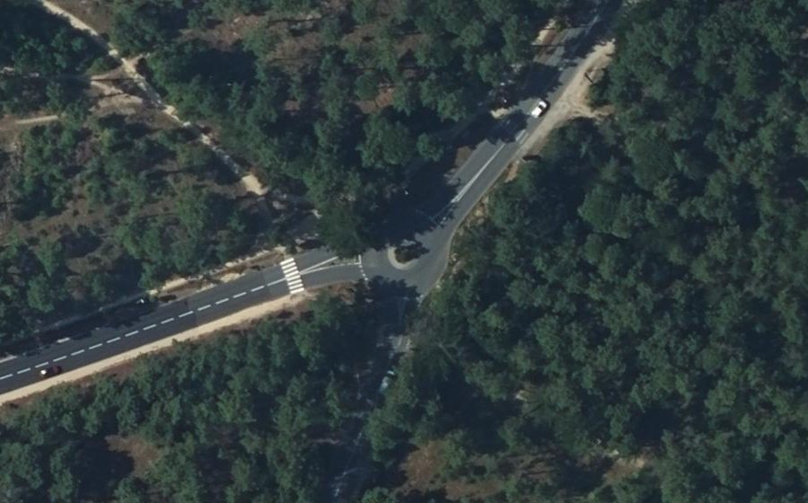 Vue aérienne du Rond-point anonyme n°34186009