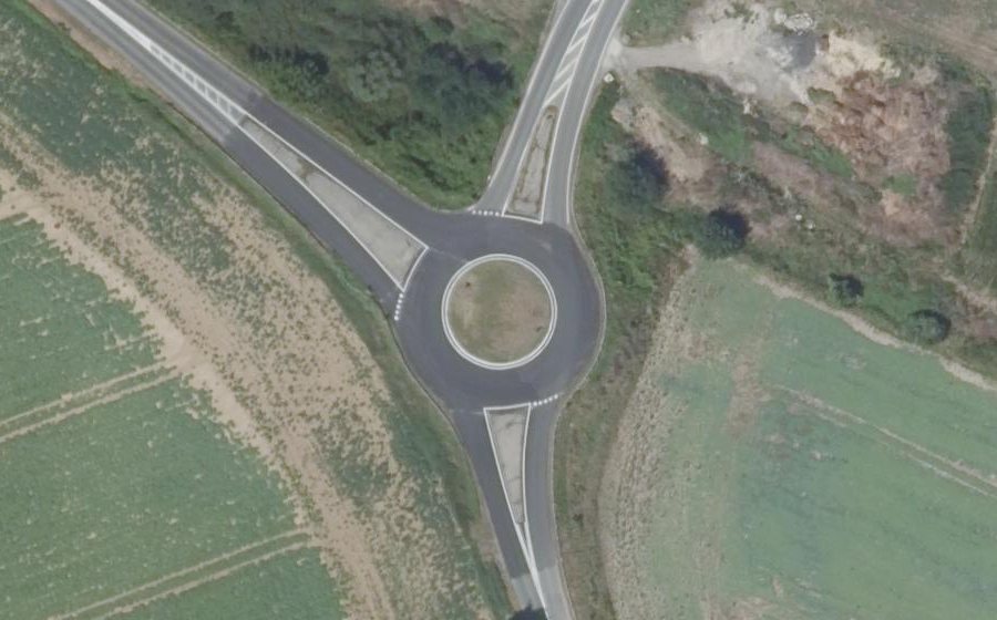 Vue aérienne du Rond-point anonyme n°34206589