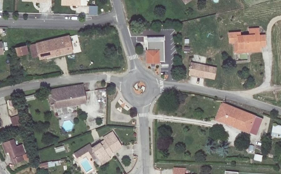 Vue aérienne du Rond-point anonyme n°342210526